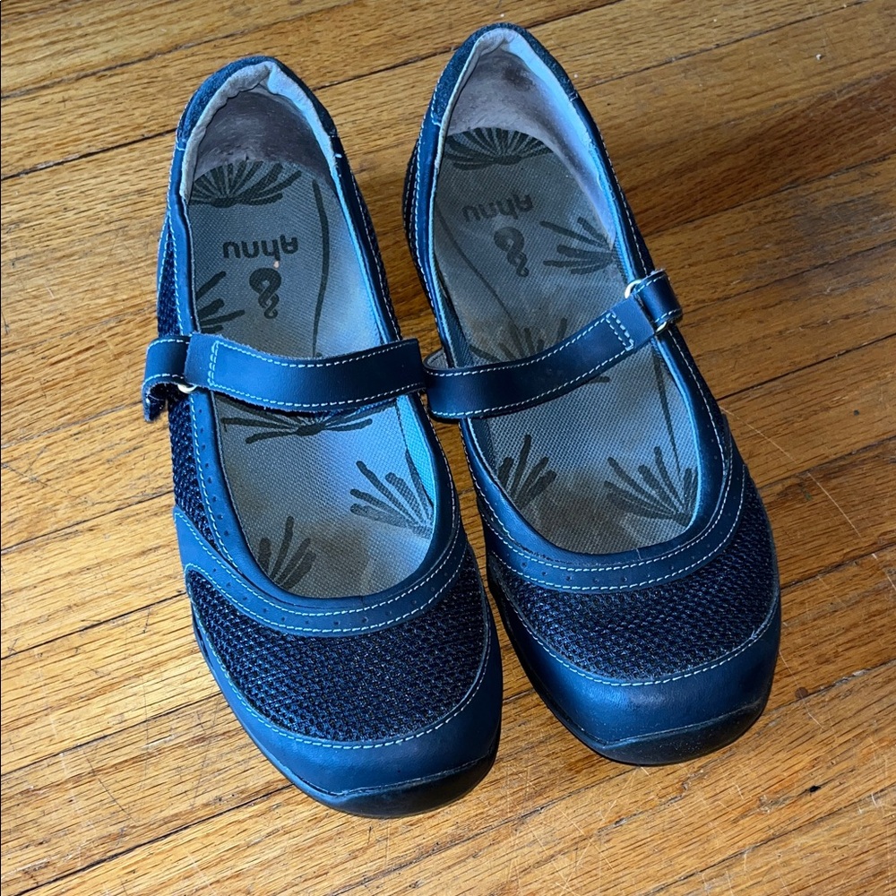 Ahnu Women’s Dark Blue Mary Jane‎ Shoes 7 GUC